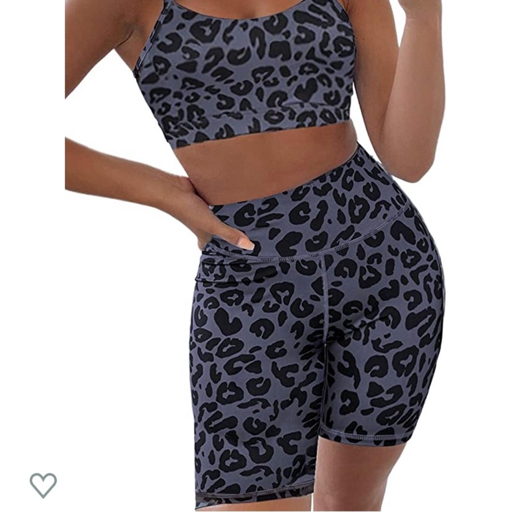 Leopard workout set